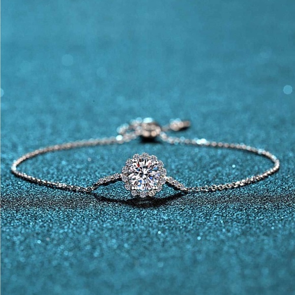 1 Carat Moissanite Chain Bracelet - Picture 5 of 7